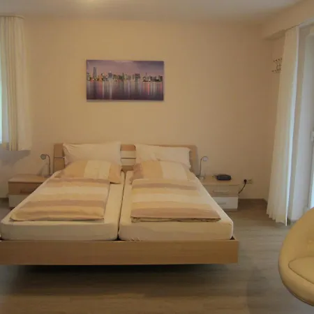 Gaestehaus Am Ahr-radweg Guest house *