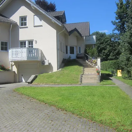 Konukevi Gaestehaus Am Ahr-radweg 3*